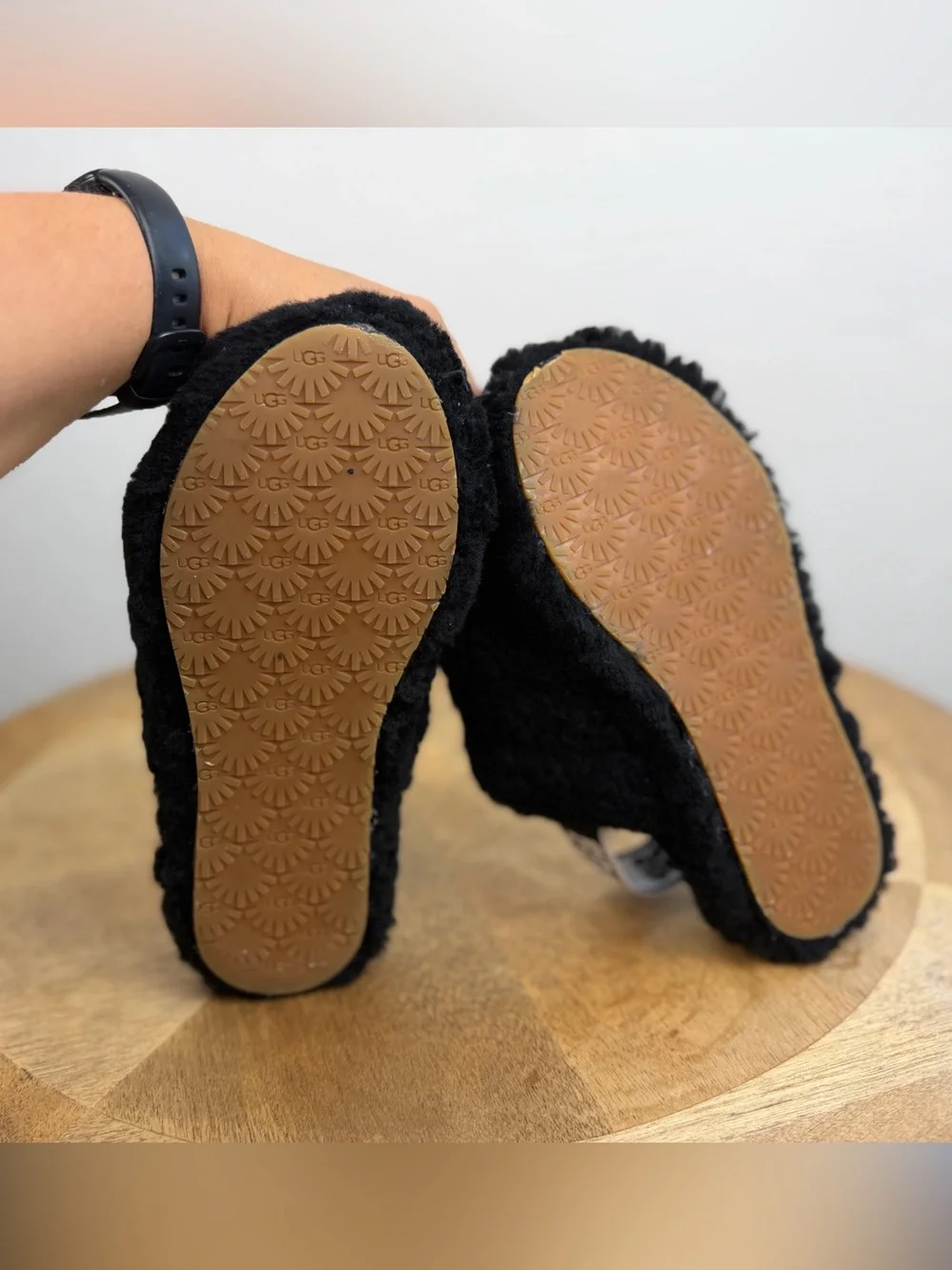 •UGGS• Kids Fluff Yea Slippers Slingback Size 1Y